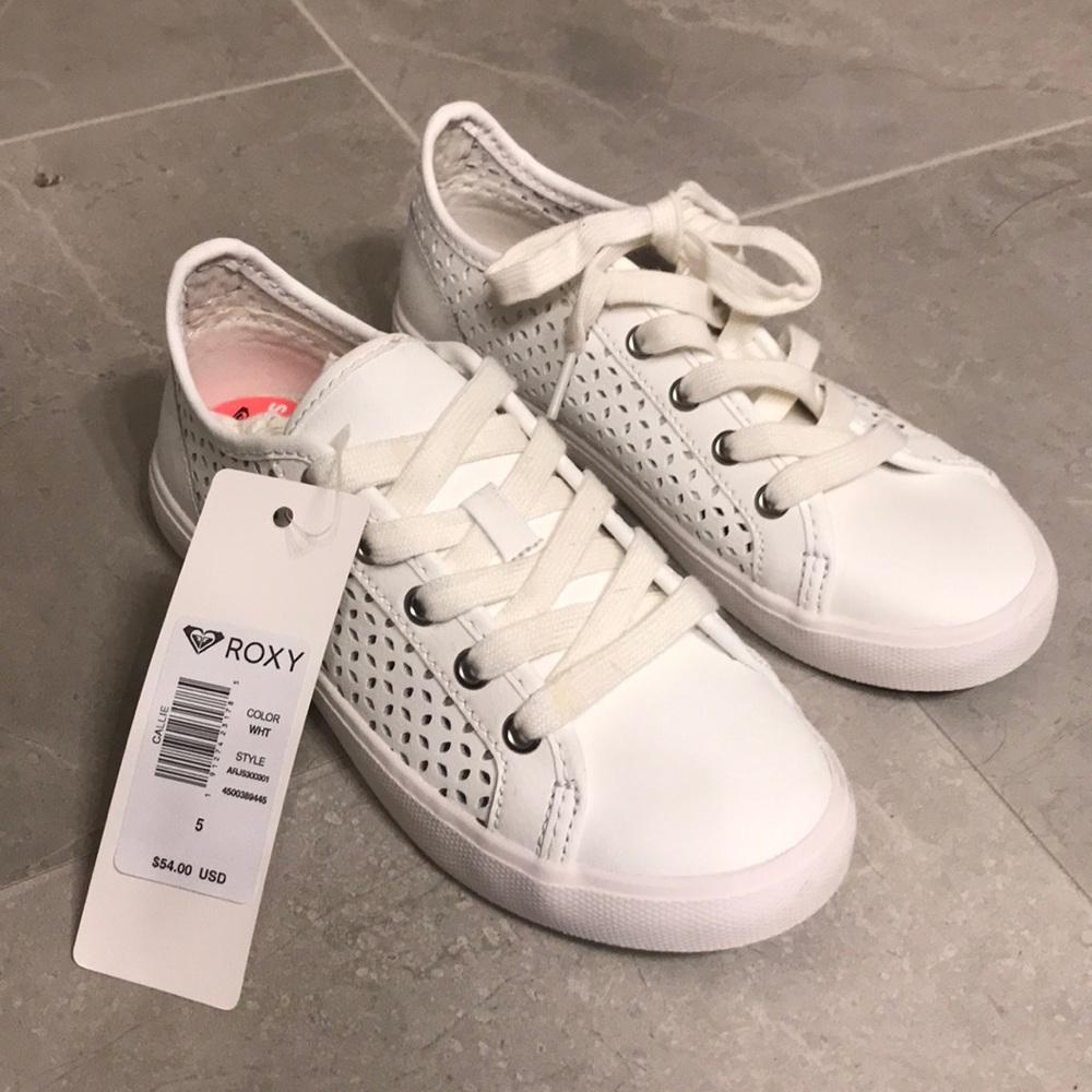 NWT White Roxy sneakers!